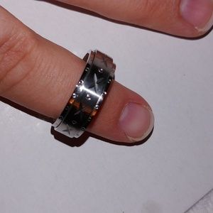 New MEN ring size 9